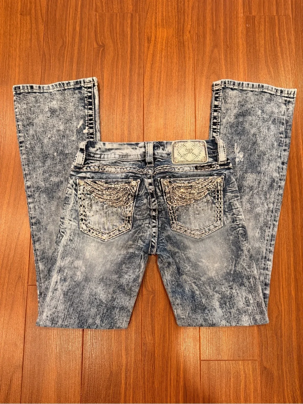 Embellished Acid Wash Jeans with Pocket Rhinestones - Picture 1 of 8